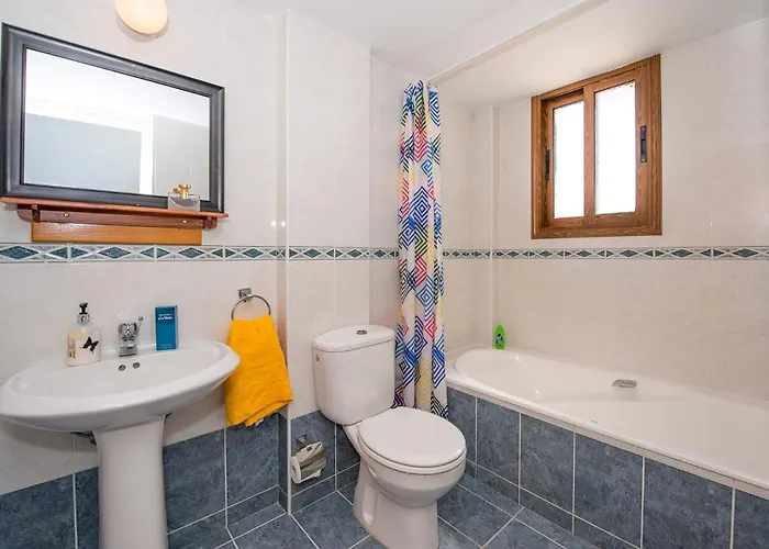 Villa Ambrosia In Coral Bay Peyia